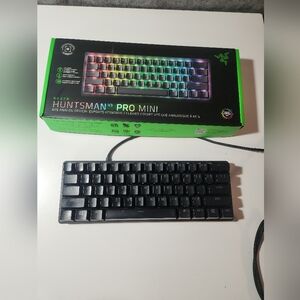 Razer Huntsman V2 Pro Mini Keyboard - Black and Green